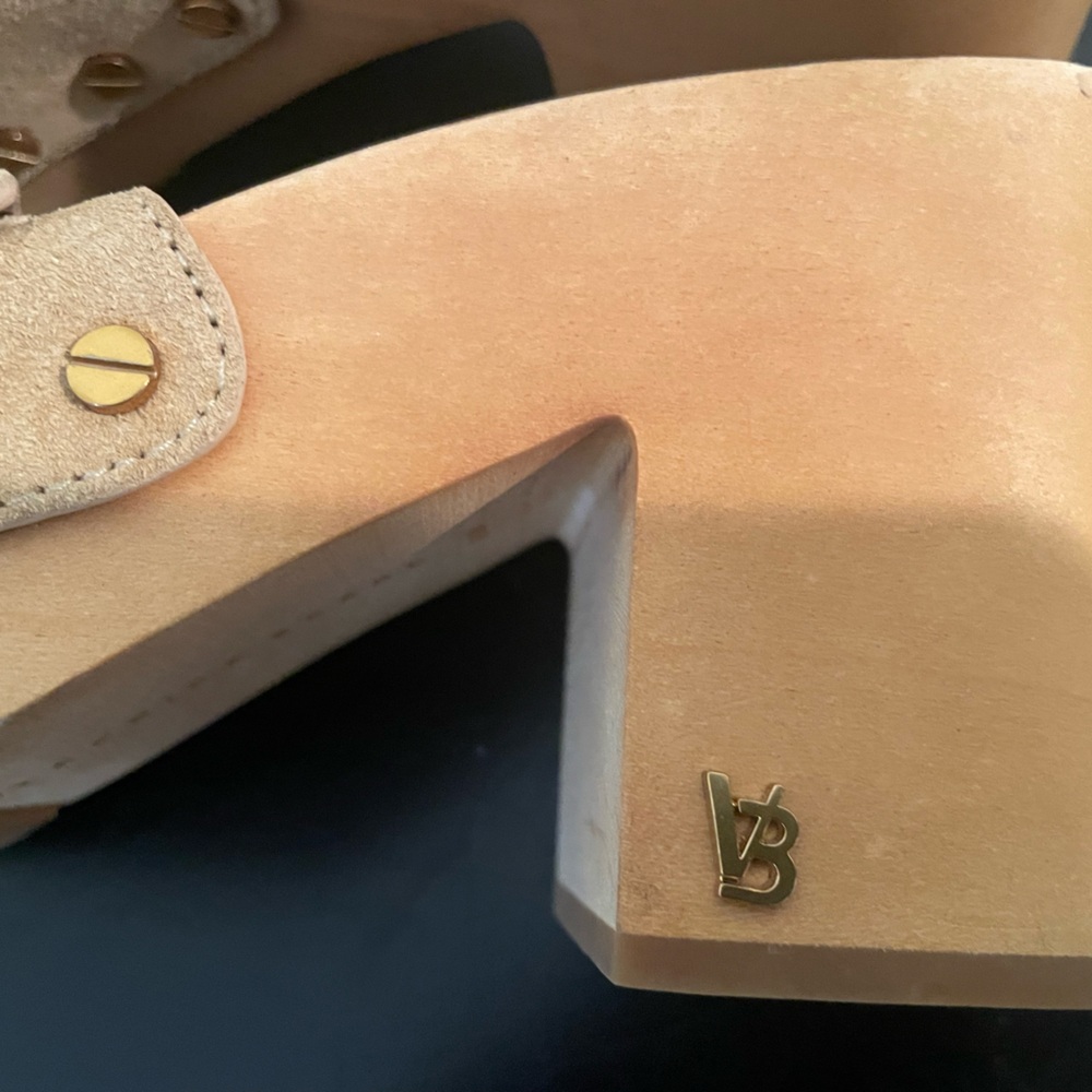 Veronica Beard Gold Buckle Tan Sandals - Picture 2 of 3